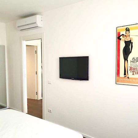 Appartamento Cinema Impero - Posto Auto Privato Siena Quarto foto