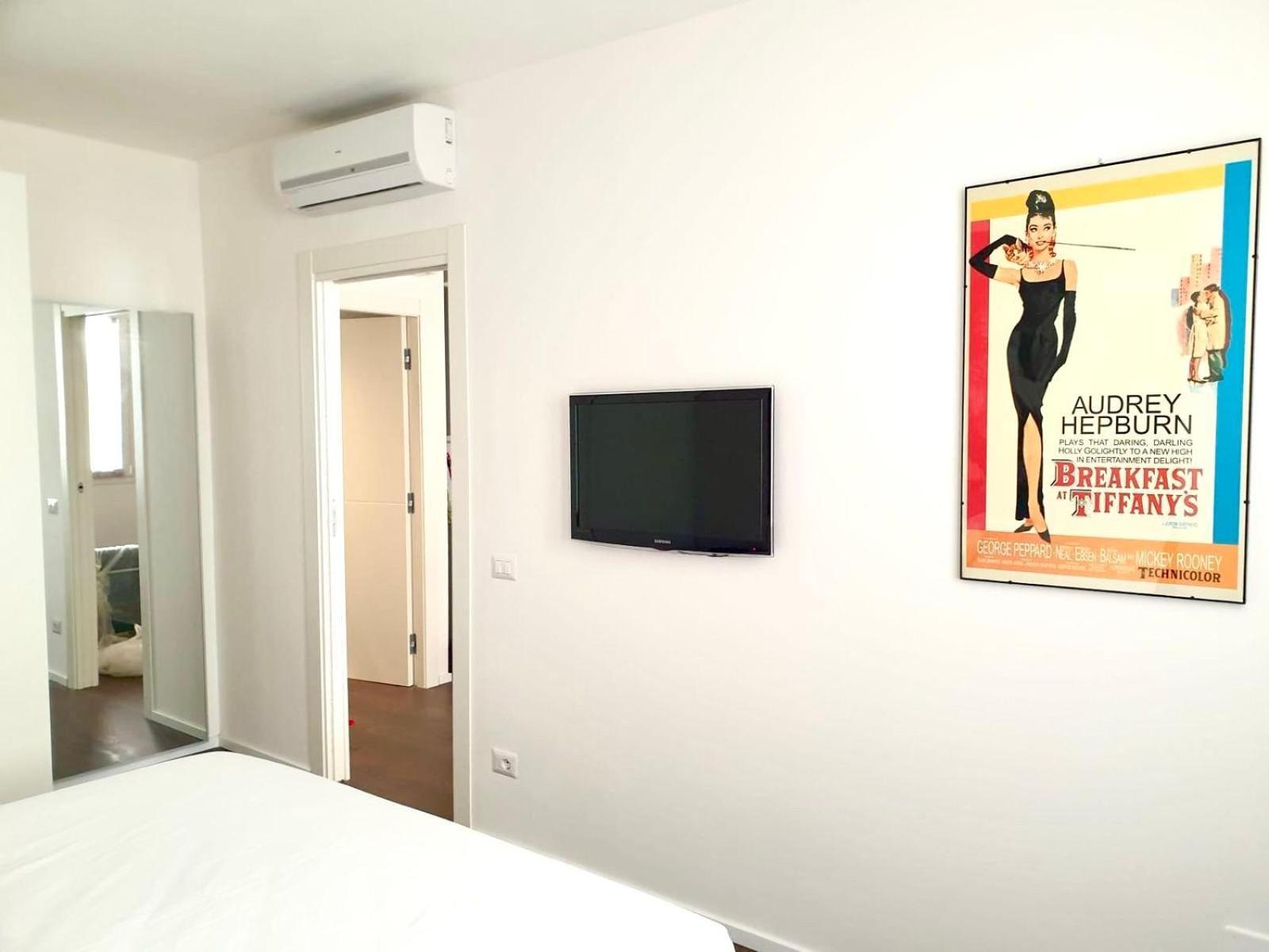 Appartamento Cinema Impero - Posto Auto Privato Siena Quarto foto